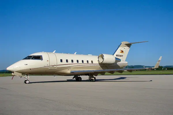 Challenger 604 aircraft exterior